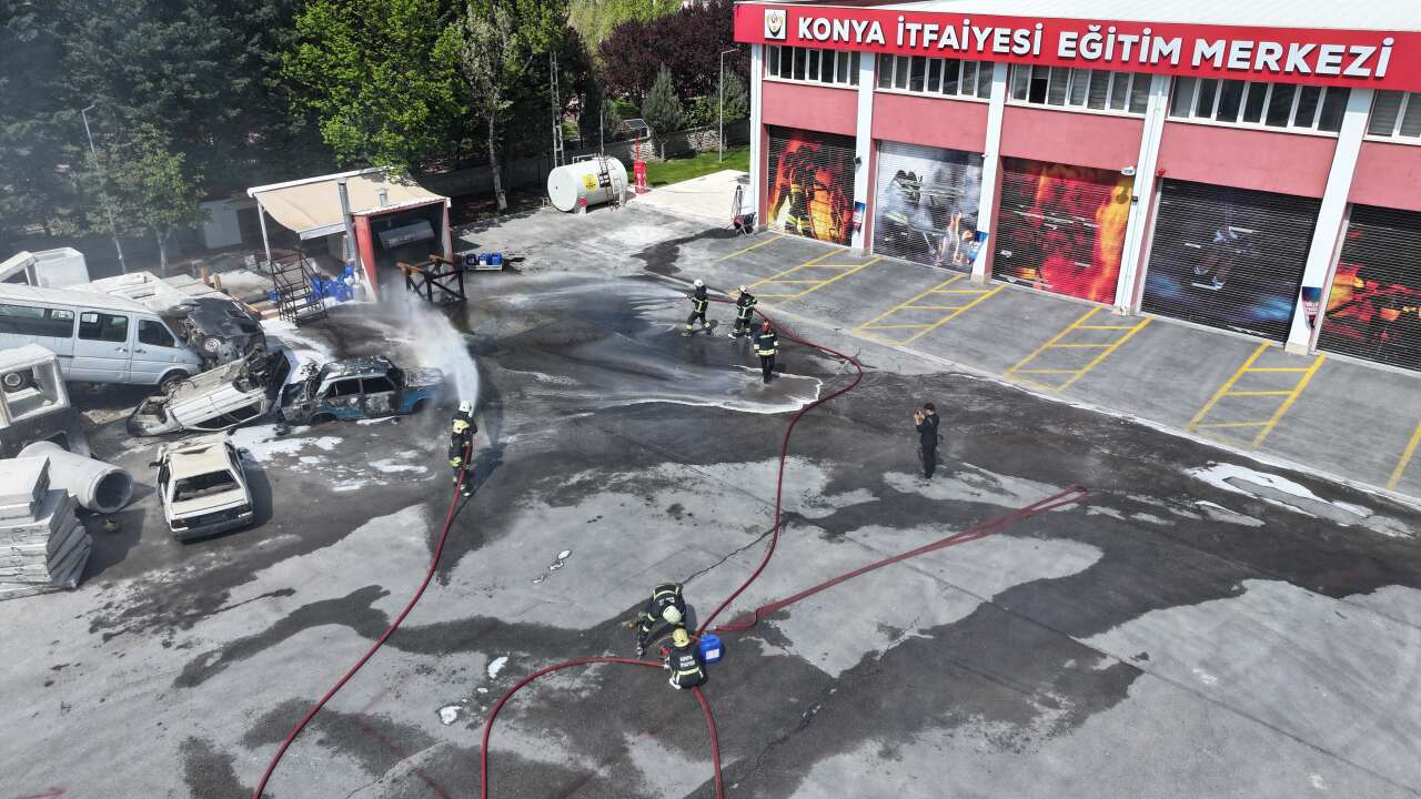 Konya’da gençler gönüllü olarak itfaiyeci olabiliyor 10